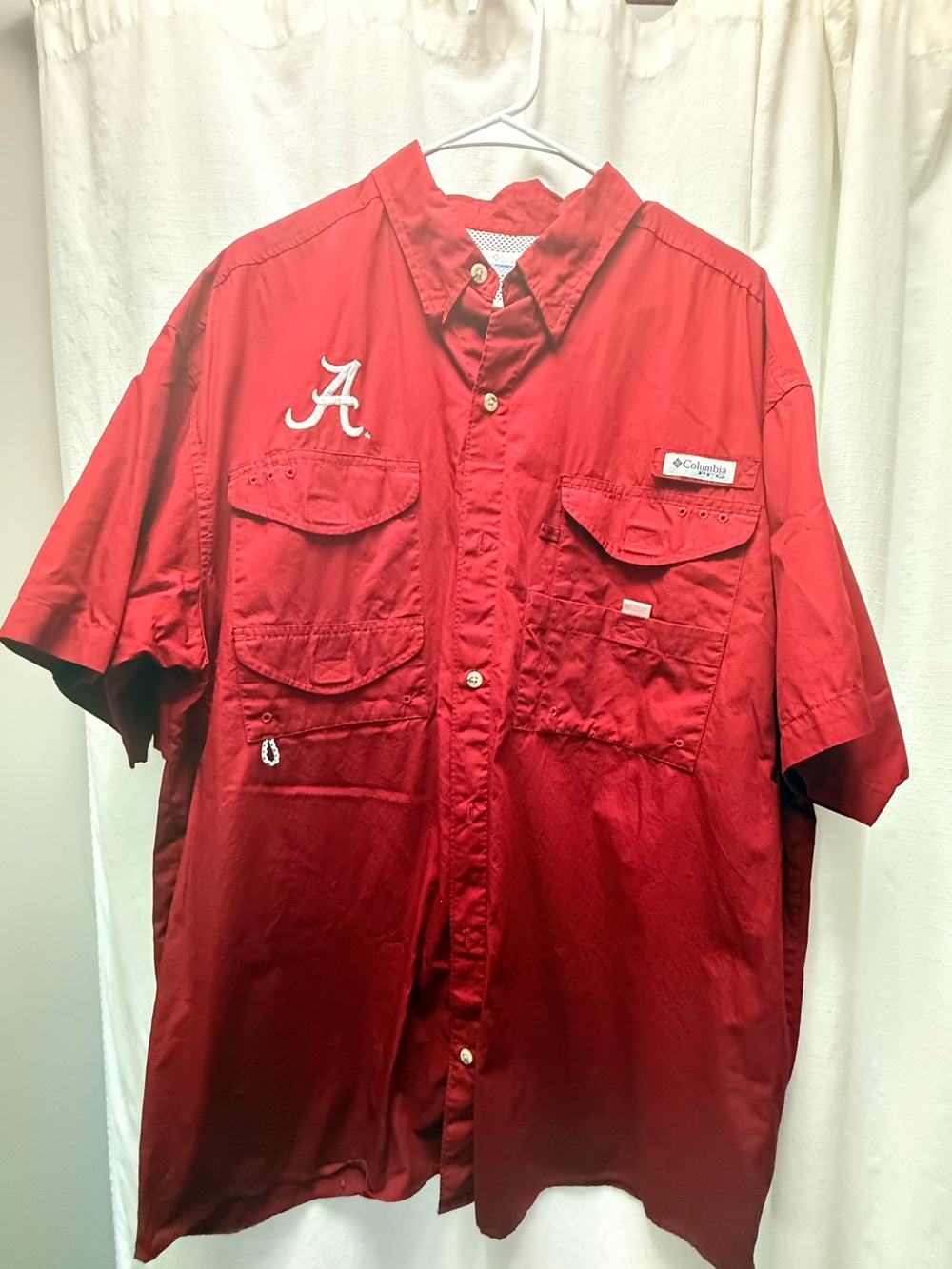 Columbia Men's Short-Sleeve Button-Down Shirt in Red